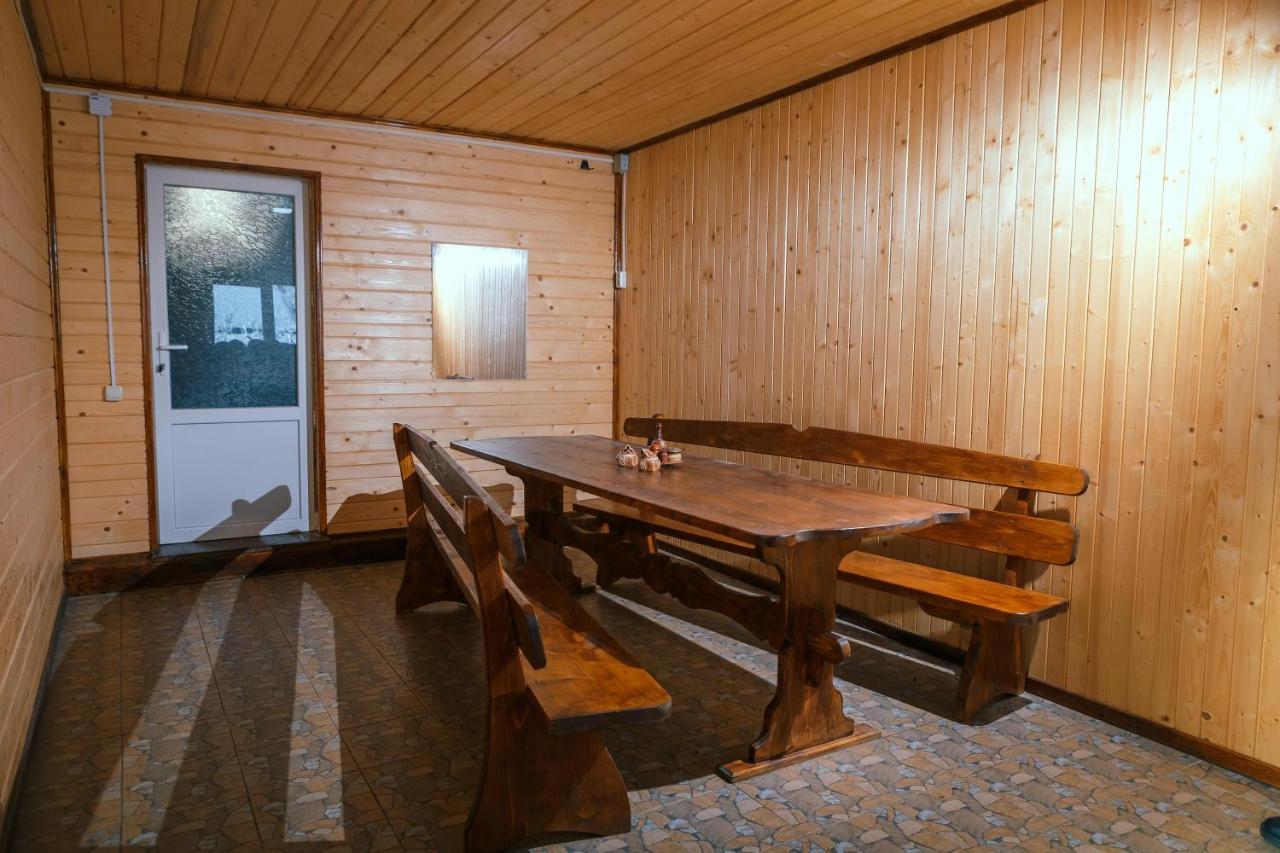 Karpatskyi Teremok Guest house